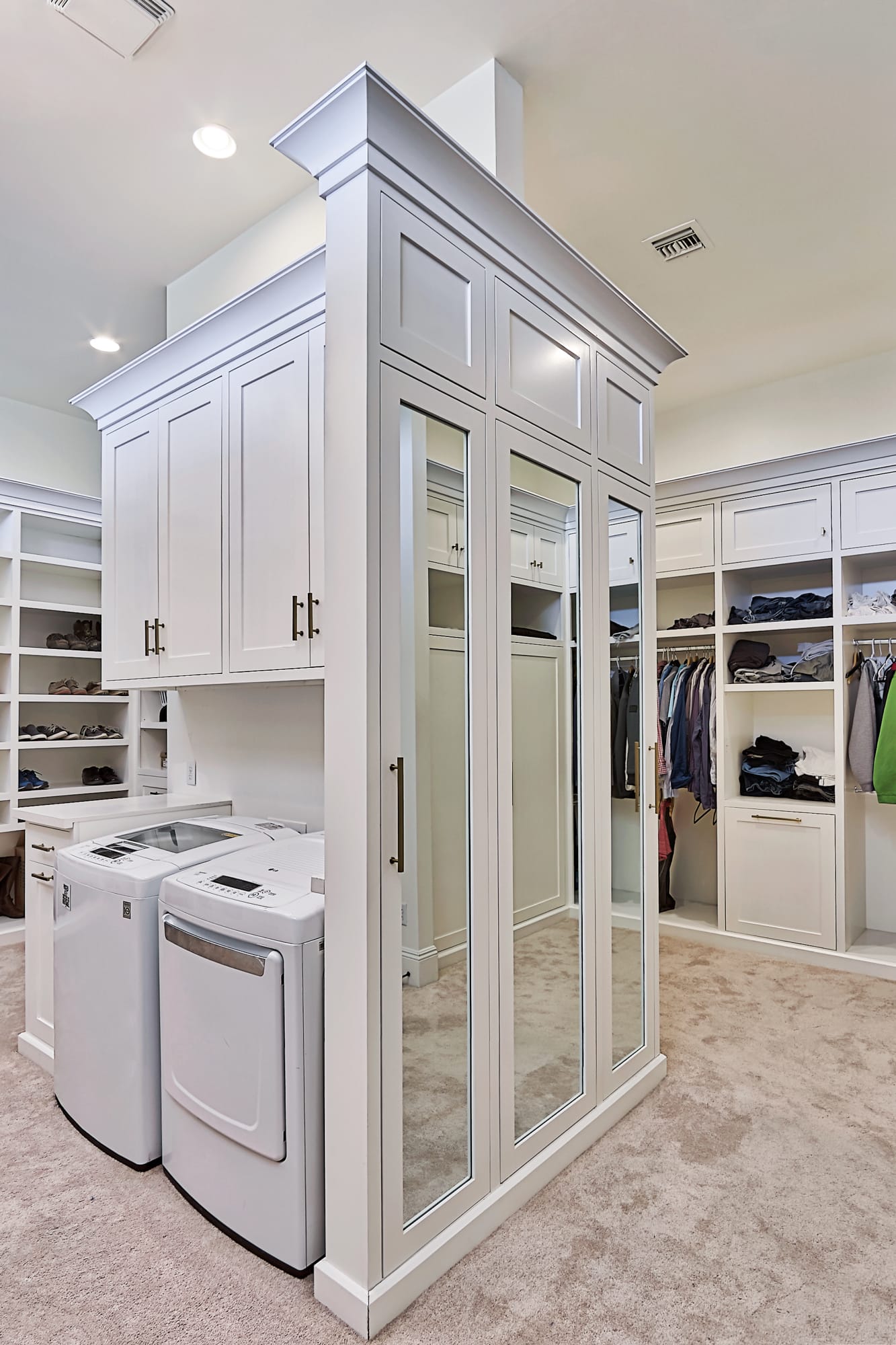 Custom Closet Luxury Builts
